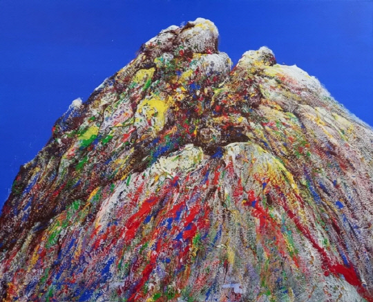 송수근 작 '바위산'. 90.9cm x 72.7cm mixed media on canvas 2025